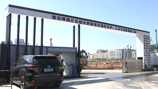 深圳雪花啤酒廠施工大門-基坑支護與土石方工程施工大門-工地大門-深圳市大通建材有限公司鋼圍擋生產定制廠家
